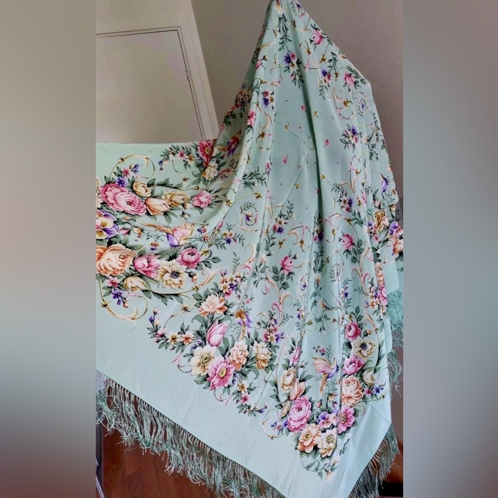 100% Silk Russian Pavlovo Posad Shawl